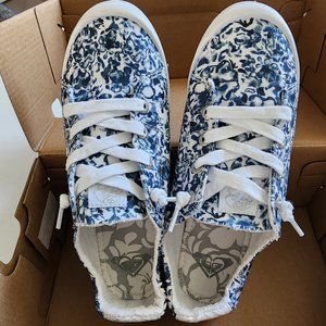 Roxy Surf Navy Blue and White Slip-on Tennis Shoes Size 8.5